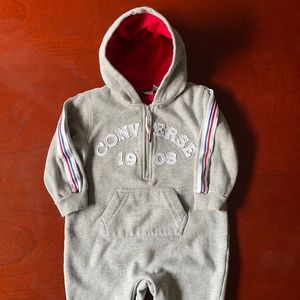 Converse onesie size 18M